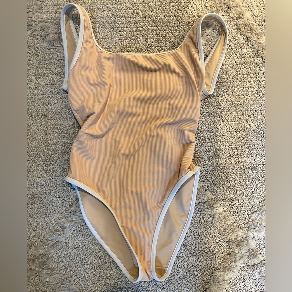 Lainsnow one piece swimsuit size M